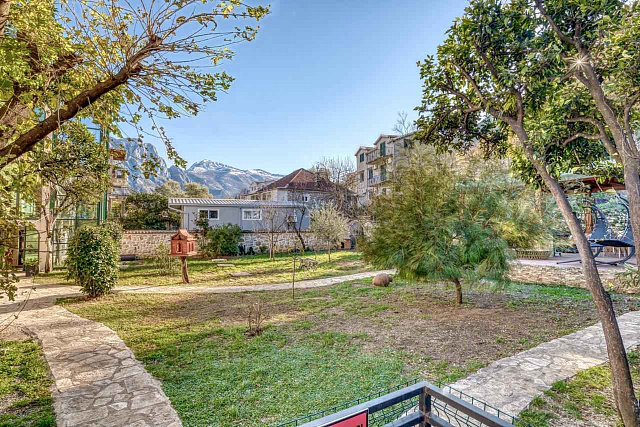Wunderschöne Steinvilla in Prčanj mit Panoramablick auf die Bucht — photo 26
